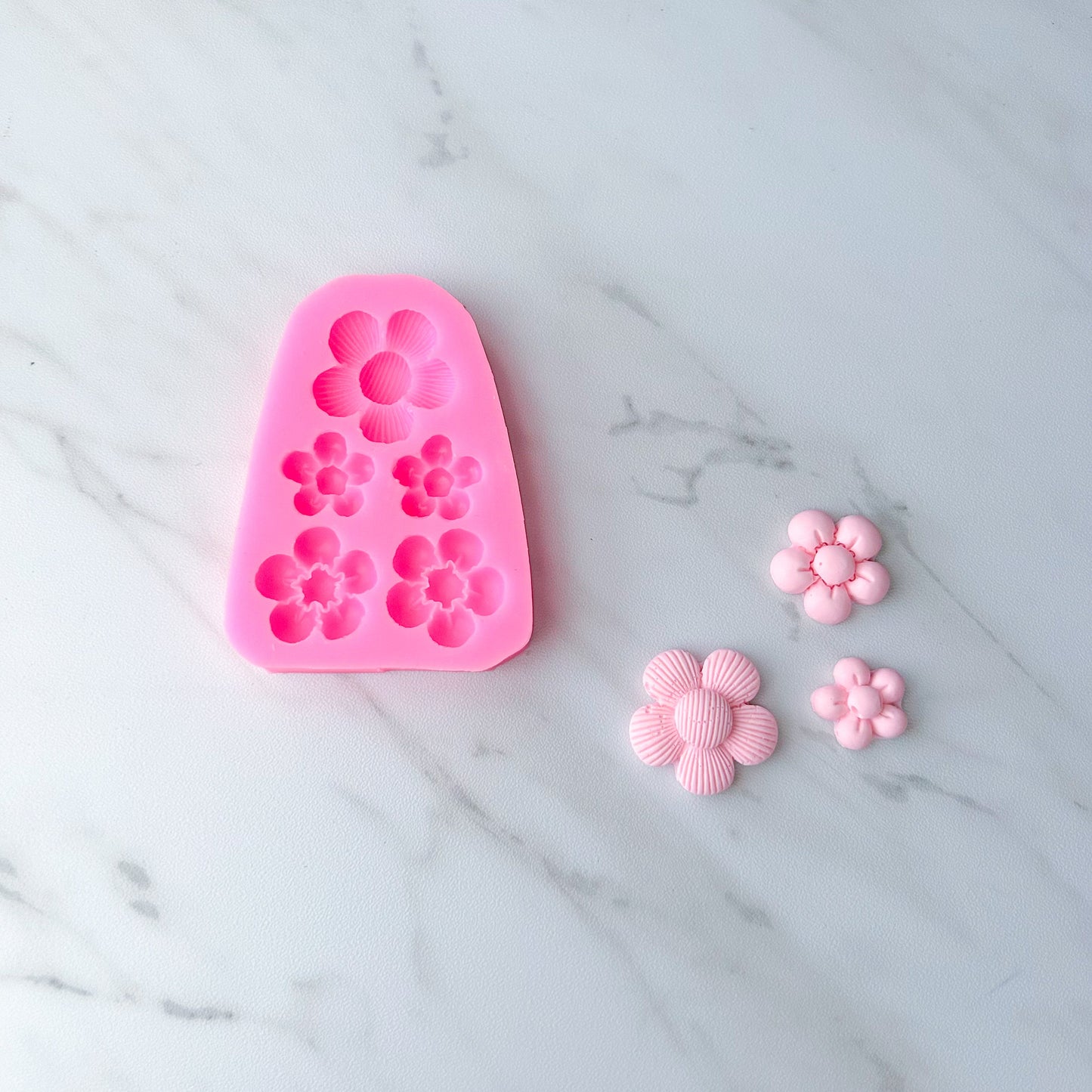 CHUBBY DAISIES MOLD