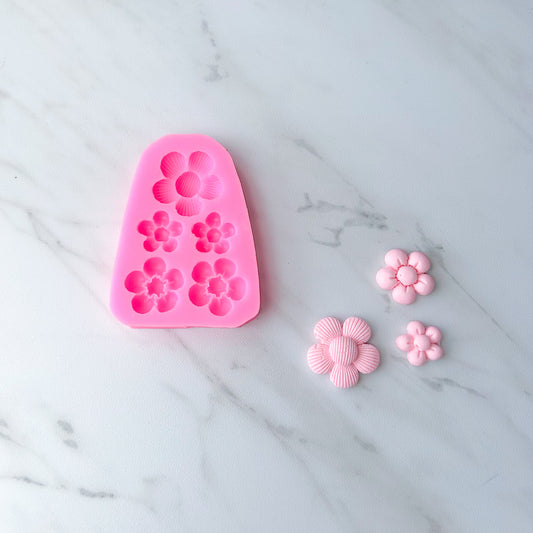 CHUBBY DAISIES MOLD