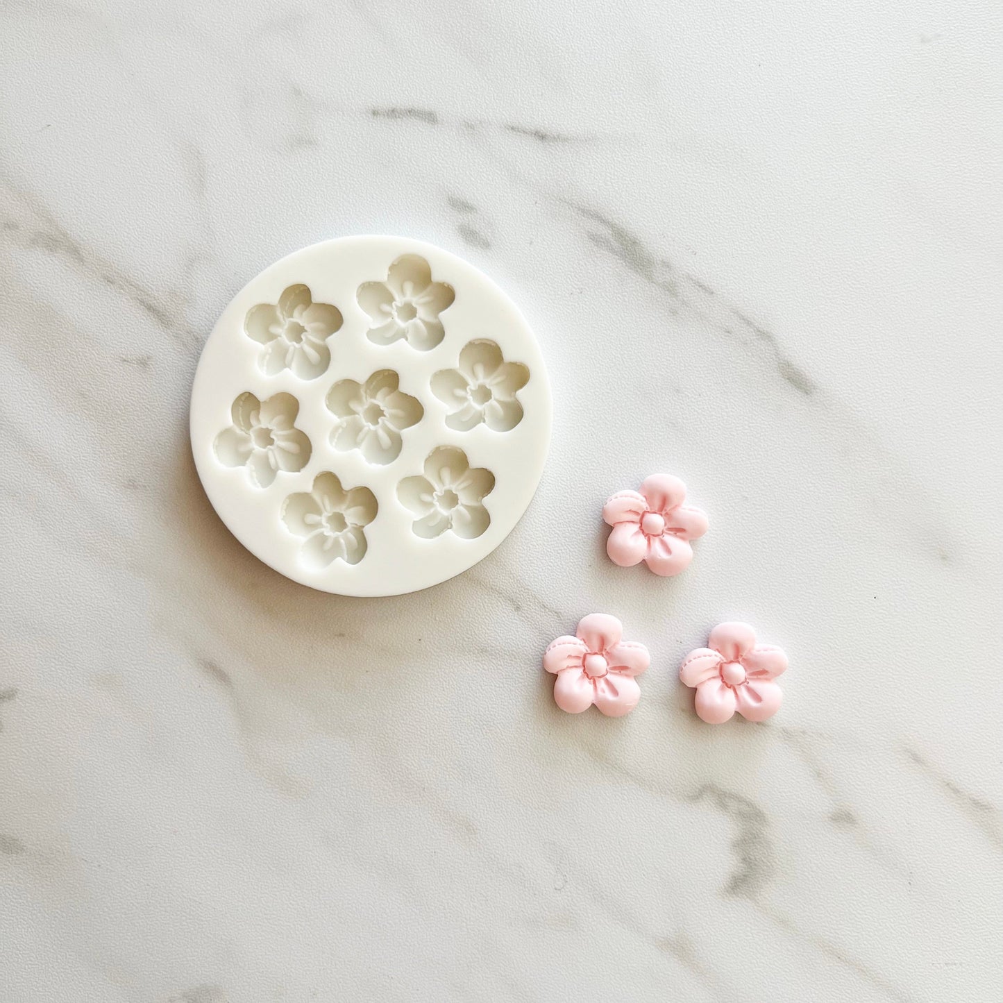 STITCHED FLOWERS MOLD