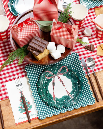 Gingham Plate Set