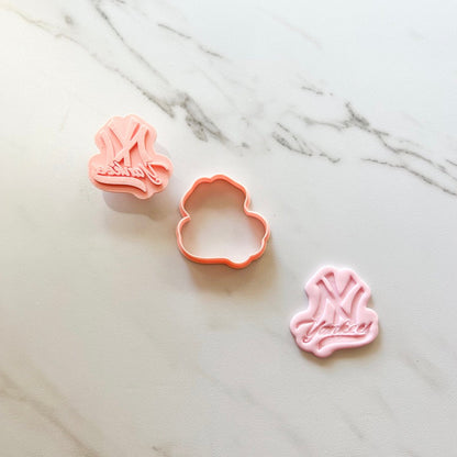NY METS CUTTER/ EMBOSSER BY CREATIVE HEART LAB