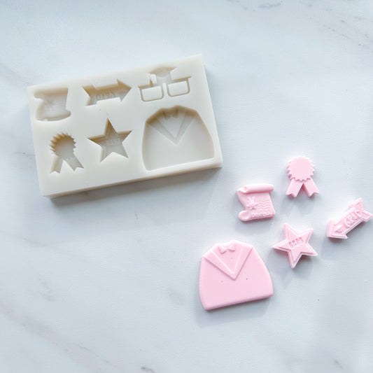 GRADUATION MINI WITH GOWN MOLD