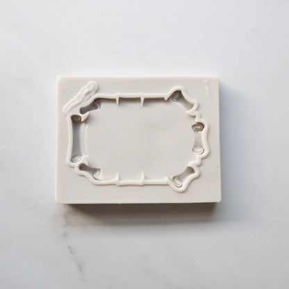PAPER SCROLL MOLD