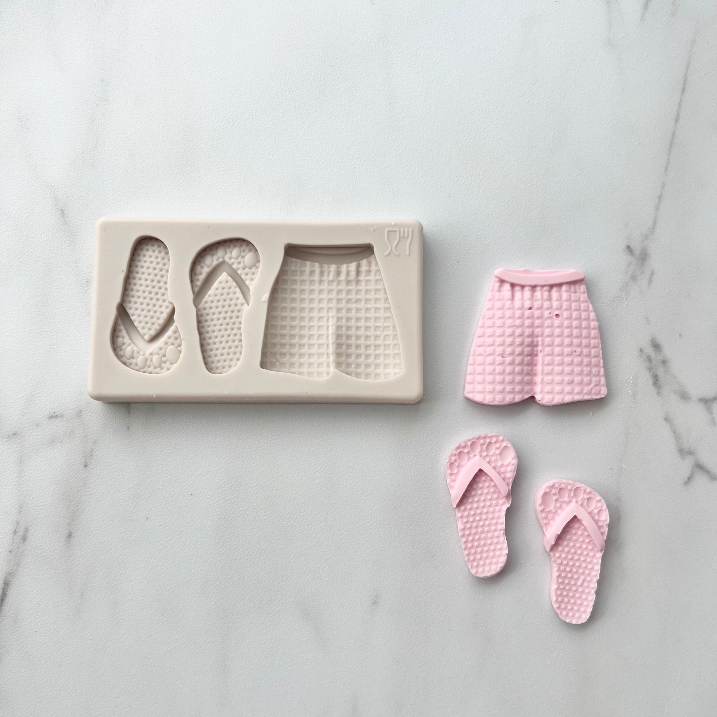 SANDALS AND SHORTS MOLD