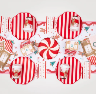 Sweet Gingerbread House Large Plates