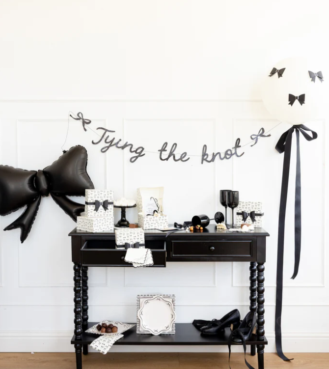 Black Bow Plate