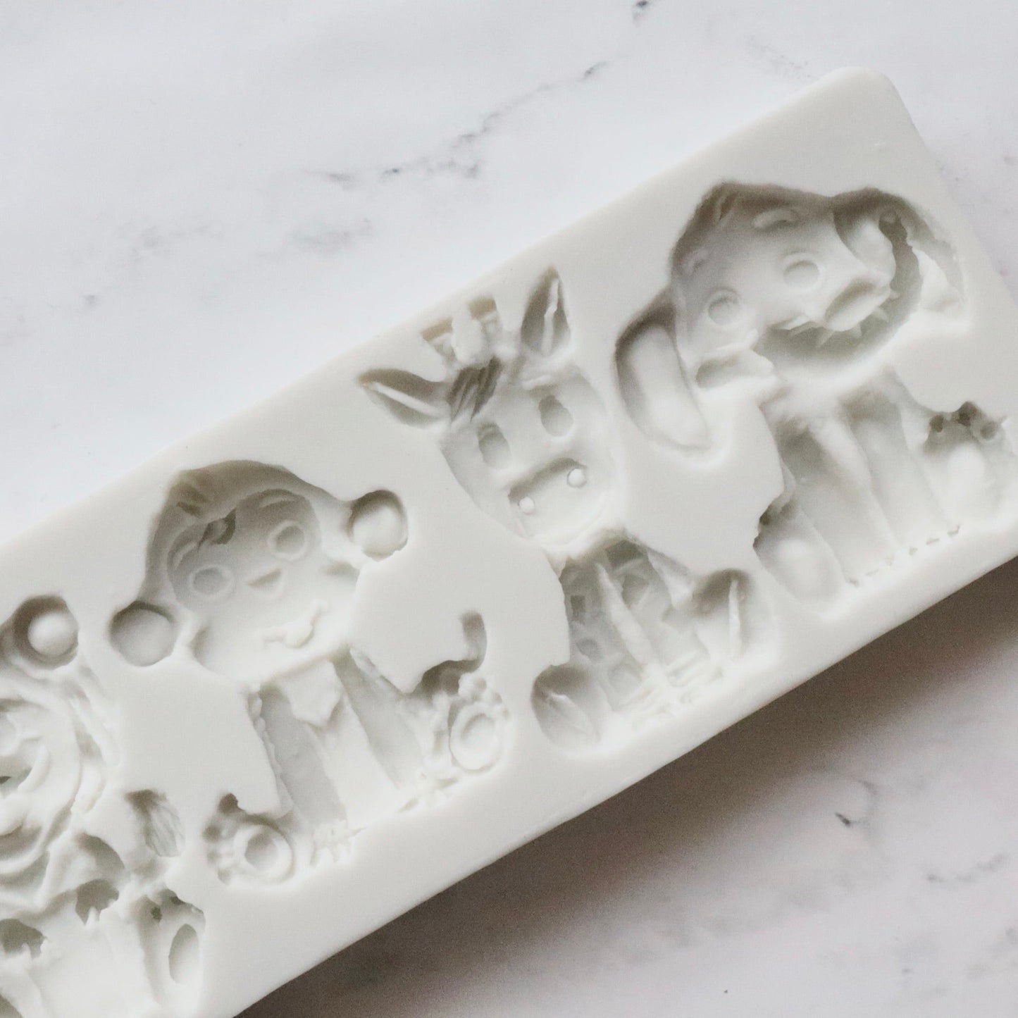 LARGE SAFARI ANIMALS MOLD