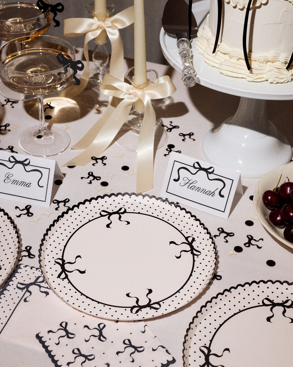 Little Black Bow Plates - 25 paper plates